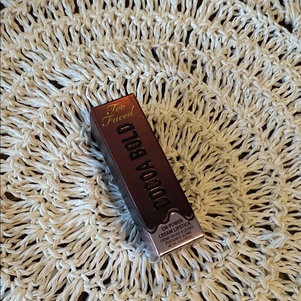 Too Faced Cocoa Bold Lipstick - milkshake NIB - Picture 2 of 3
